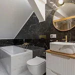 5 Bedroom - Terrace, Jacuzzi, Sauna * Cracovia