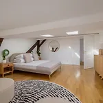 Apartamento 5 Bedroom - Terrace, Jacuzzi, Sauna *