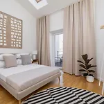 5 Bedroom - Terrace, Jacuzzi, Sauna *