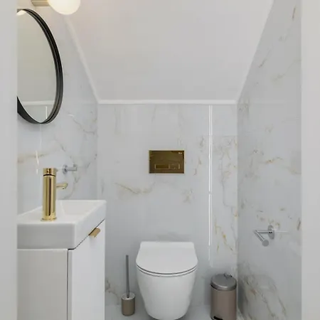 5 Bedroom - Terrace, Jacuzzi, Sauna Apartamento