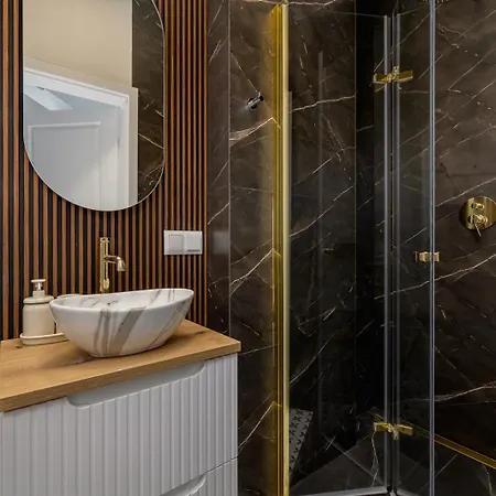 5 Bedroom - Terrace, Jacuzzi, Sauna Daire *