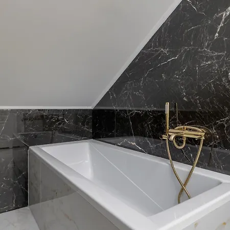 Daire 5 Bedroom - Terrace, Jacuzzi, Sauna Krakow