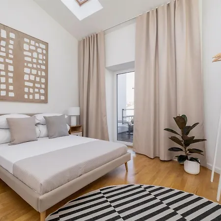 5 Bedroom - Terrace, Jacuzzi, Sauna *