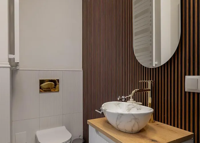 5 Bedroom - Terrace, Jacuzzi, Sauna Appartement