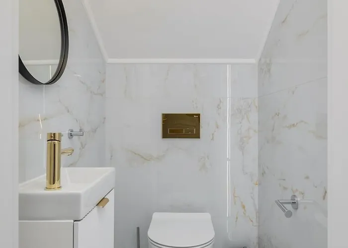 5 Bedroom - Terrace, Jacuzzi, Sauna Appartement