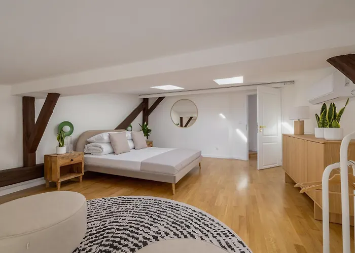 Appartement 5 Bedroom - Terrace, Jacuzzi, Sauna *