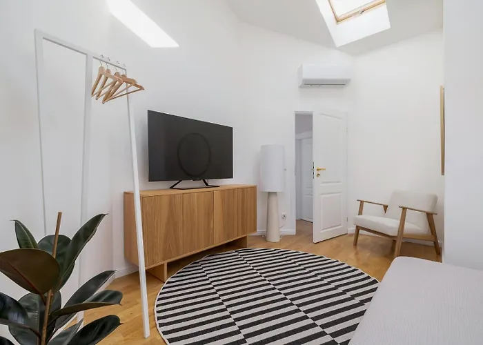 5 Bedroom - Terrace, Jacuzzi, Sauna Appartement *