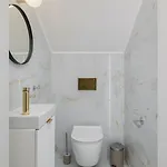 5 Bedroom - Terrace, Jacuzzi, Sauna Apartmán