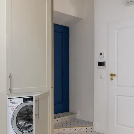 Apartament 5 Bedroom - Terrace, Jacuzzi, Sauna *