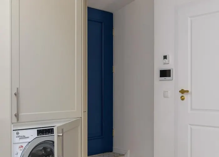 Apartment 5 Bedroom - Terrace, Jacuzzi, Sauna *